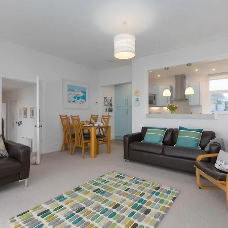 4 Pentowan Court * St Ives (Cornwall)