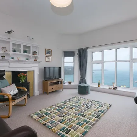 Apartment 4 Pentowan Court *